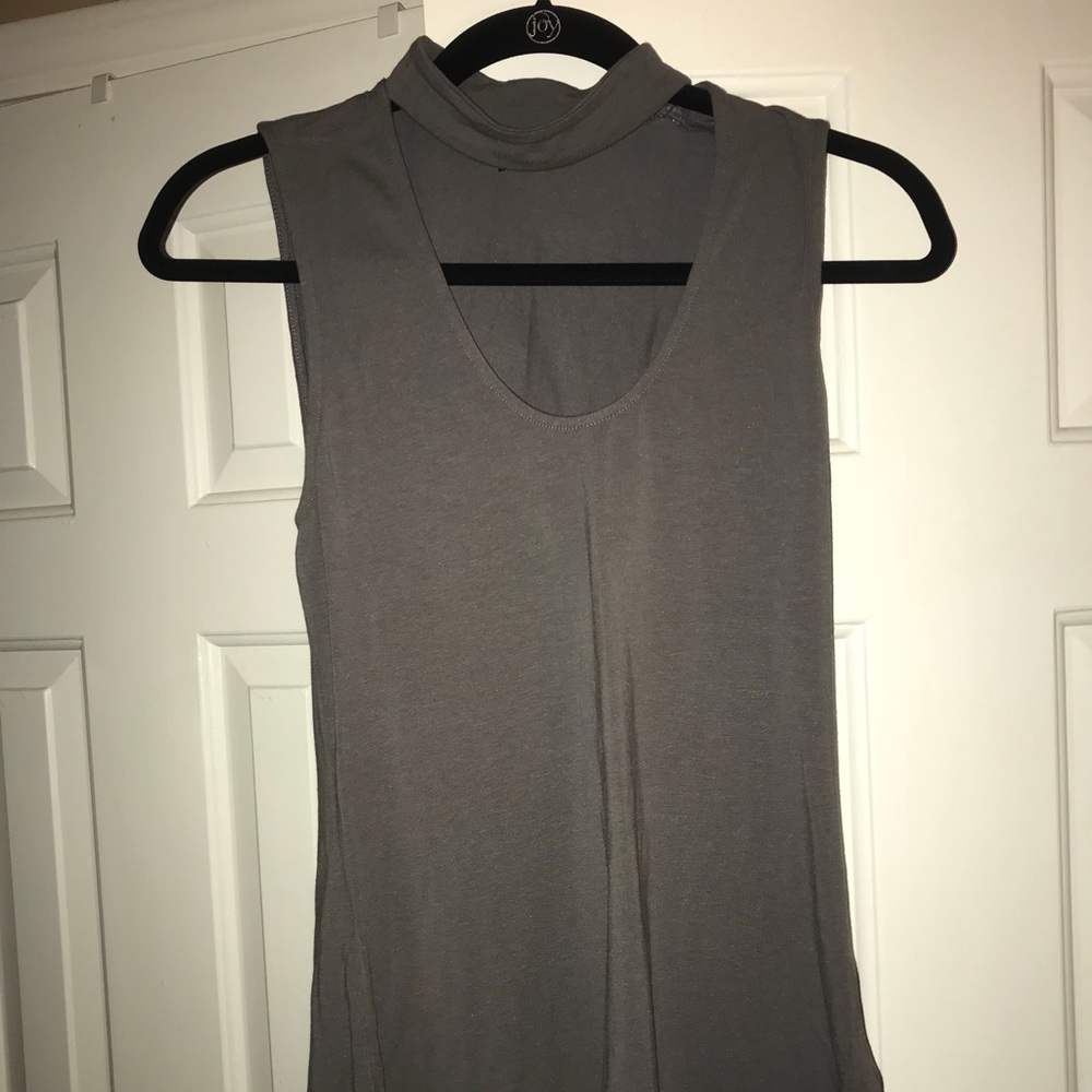 grey tank top (never worn)